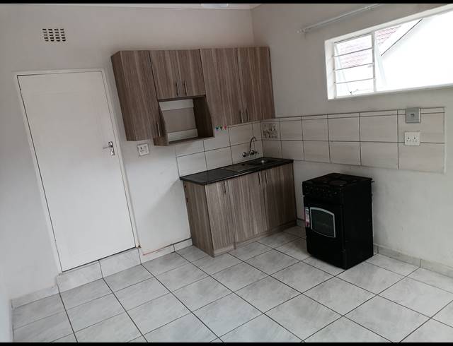 1 BEDROOM APARTMENT RENTED IN GALLO MANOR
